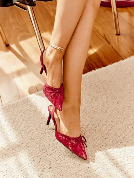 Salonarji Boto z visoko peto s čipko bordo