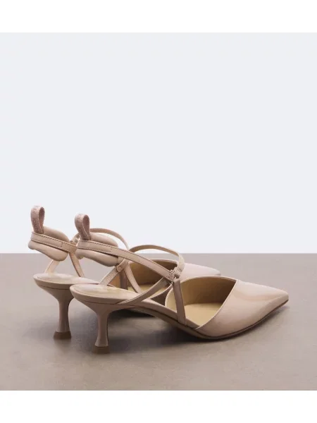 Pantofi cu toc Fendi din piele de lac slingback bej