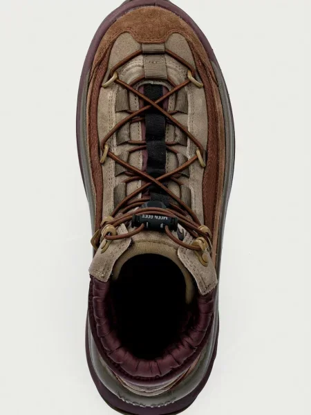 Кожаные сапоги Moon Boot