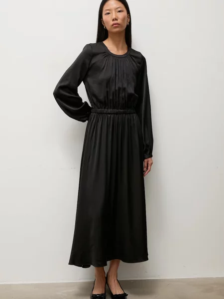 Answear.LAB rochie cu negru