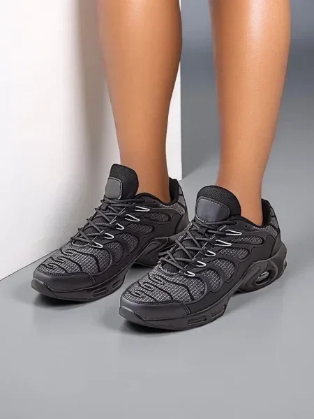 Sneakerși Resti negru