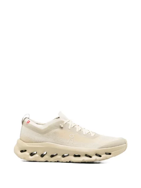 Sneakerși On