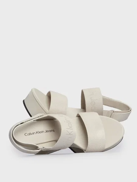 Босоножки Calvin Klein на танкетке бежевые