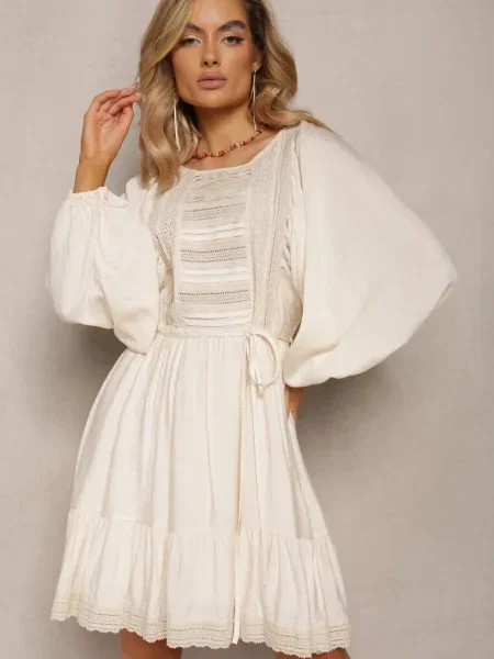 Rochie deschis Boho cu inserții ajurate și dantelă cu șnur în talie Lanekade bej