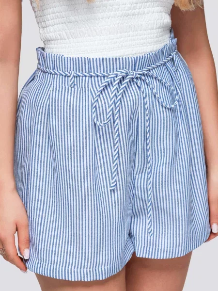 Pantaloni scurți Ombre cu talie înaltă alb