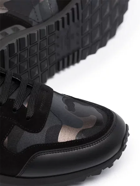 Sneakersy Valentino Garavani z nadrukiem w kamuflażu czarne