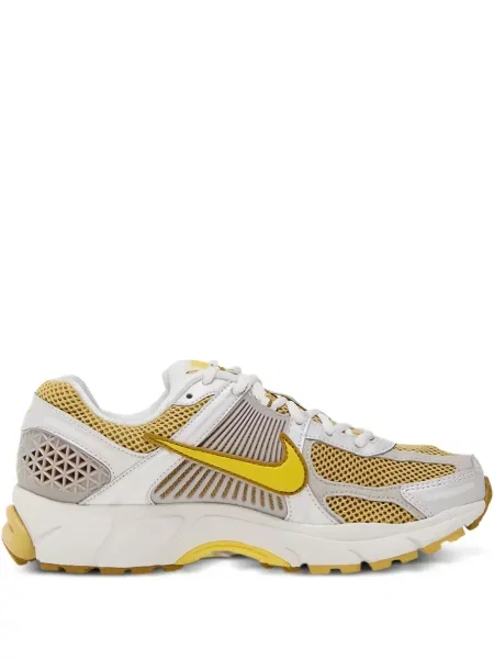 Sneakerși Nike Vomero alb