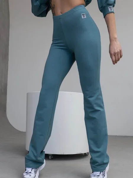 Брюки с высокой посадкой