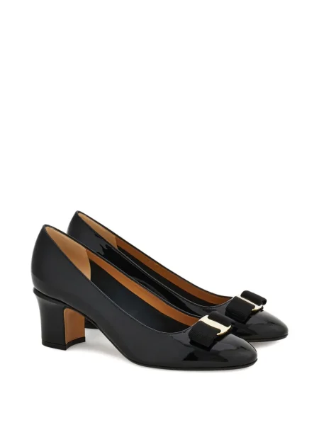 Pantofi cu toc Ferragamo cu funde negru
