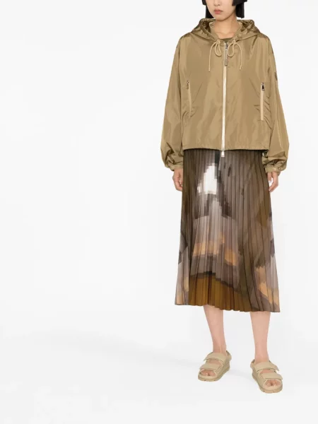 Raštuotas striukė Moncler su gobtuvu ruda