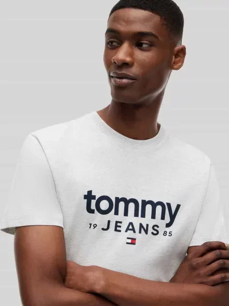 T-shirt o kroju relaxed fit z czystej bawełny z napisem z logo Tommy Jeans