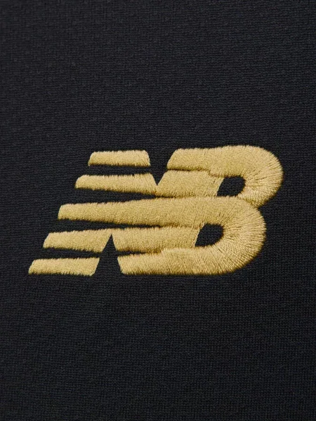 Футболка New Balance чорна