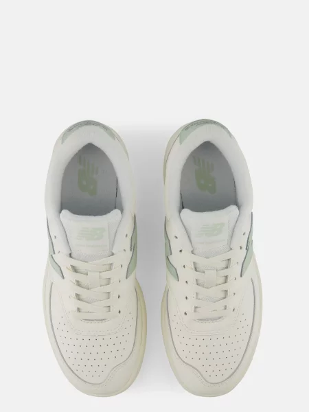 Кожаные кроссовки New Balance белые