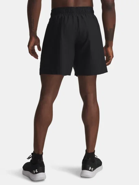 Krátke šortky Under Armour čierna