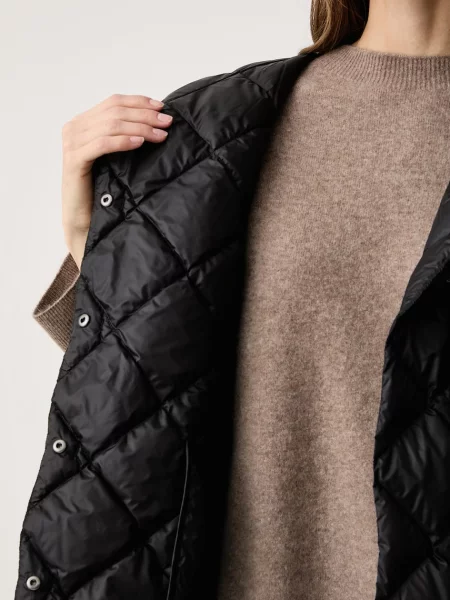 Пуховый жилет Weekend Max Mara