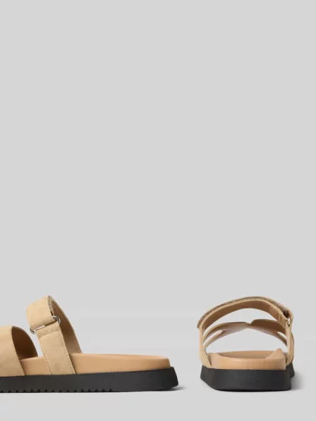 Klapki Steve Madden na rzep zamszowe beżowe