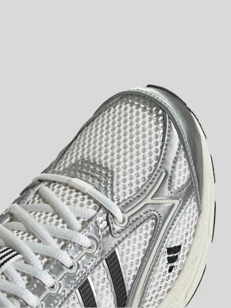 Sneakersy z naszywką z logo model SPIRITAIN Adidas Sportswear białe