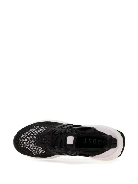 Велурени бягане маратонки Adidas UltraBoost на райета черно