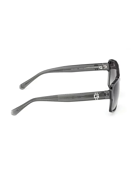 Солнцезащитные очки Guess