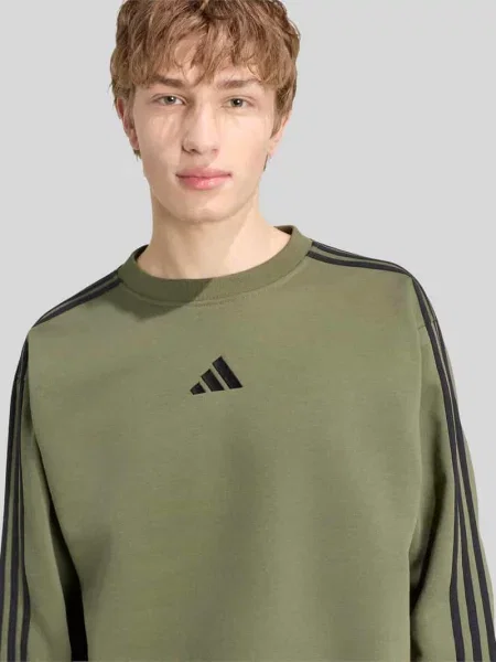 Bluza o kroju regular fit z mieszanki bawełny Adidas Sportswear oliwkowa