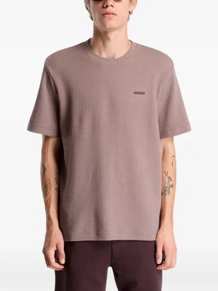 Tricou Hugo tricotate cu autograf maro