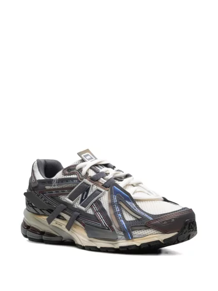 Sneakerși New Balance cu șireturi din dantelă alb
