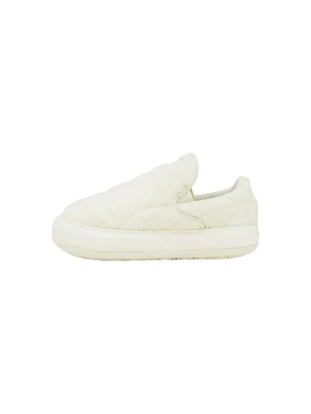 Pantofi Puma din piele de căprioară slip-on teddy alb