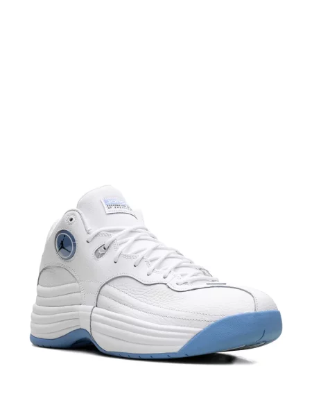 Sneakerși Jordan alb