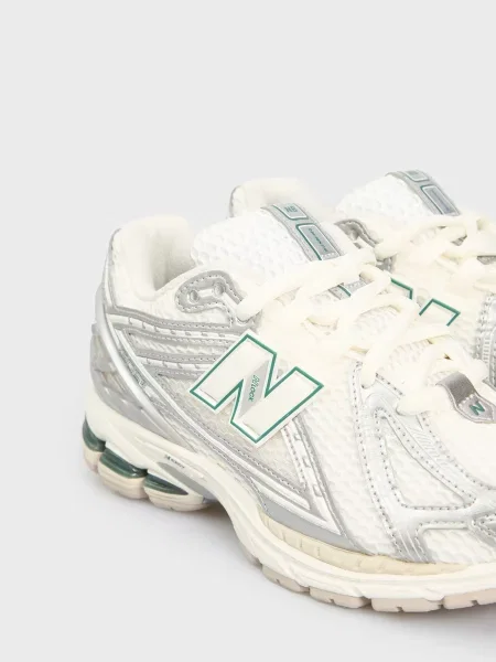 Кросівки для бігу New Balance срібні