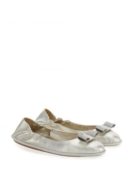 Balerini Ferragamo argintiu