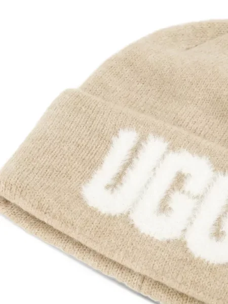 Čepice Ugg s autogramem