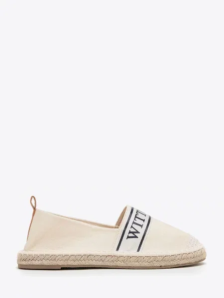 Espadryle z lamówką z napisem WITTCHEN
