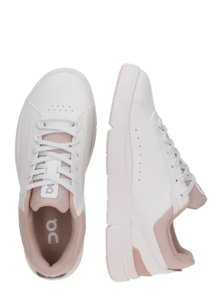 Sneakerși On alb
