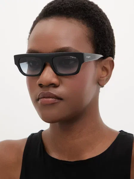 VOGUE Eyewear Slnečné okuliare čierna