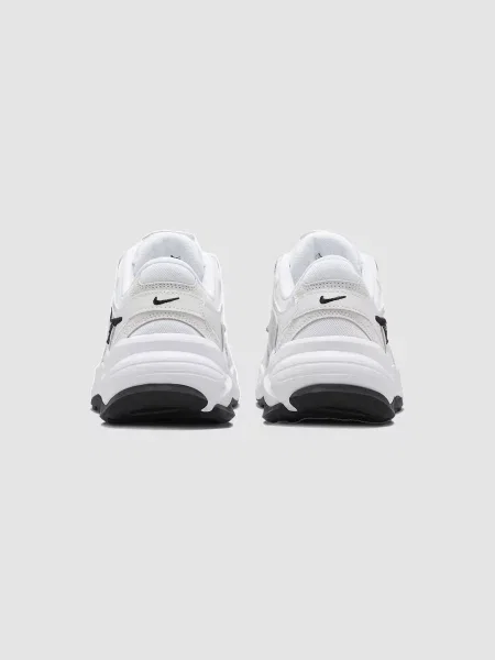 Кроссовки Nike белые