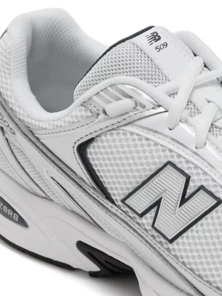Mrežaste tenisice New Balance Fresh Foam s vezicama crna