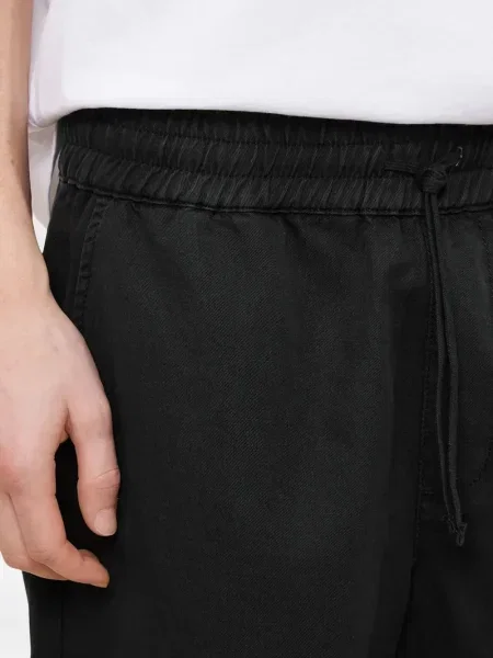 Pantaloni scurți Allsaints negru