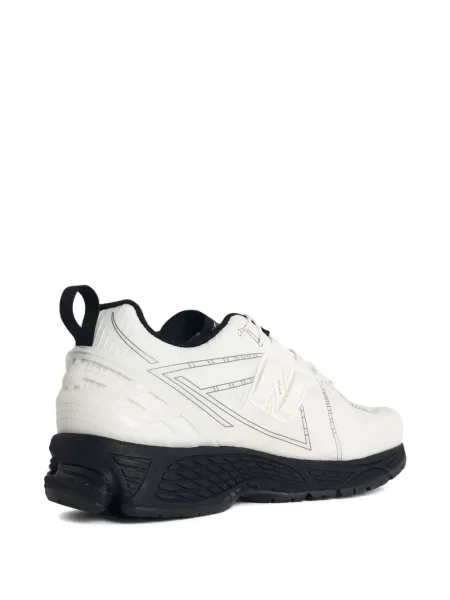 Sneakerși New Balance 574 din piele de căprioară alb