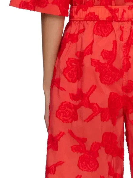 Pantaloni scurți Ganni cu model floral roșu