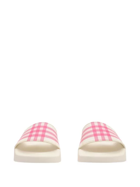 Papuci Burberry în carouri