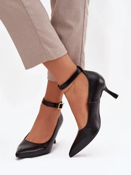 Полуотворени обувки Boto черно