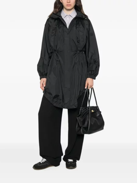 Geacă Moncler cu glugă cu cordon negru