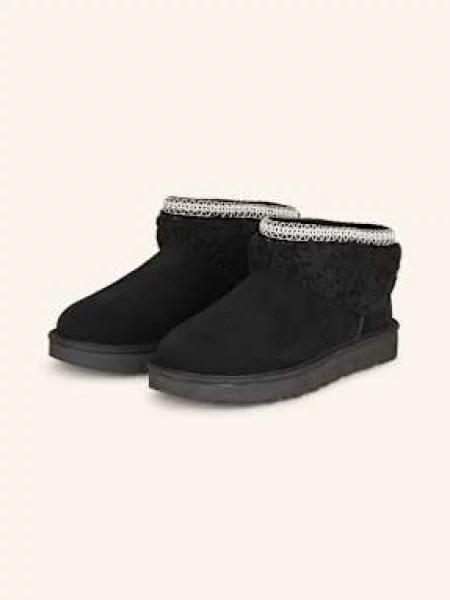 Klasické mini kotníkové boty Ugg černé