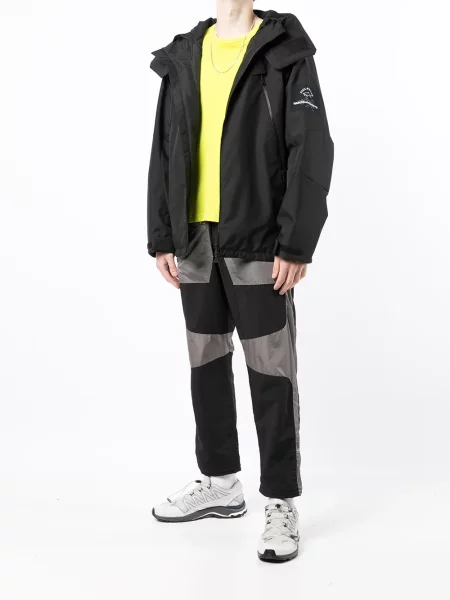Striukė White Mountaineering su gobtuvu balta
