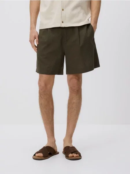 Reserved Pantaloni scurți regular cu adaos de in verde-maroniu verde