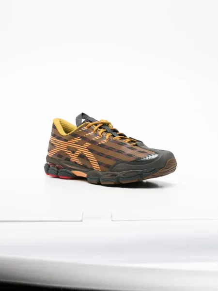 Fűzős kockás csipkés sneaker Asics barna