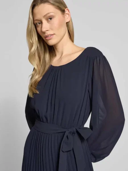 Taliowana sukienka casualowa z paskiem w talii do wiązania S.oliver Black Label czarna