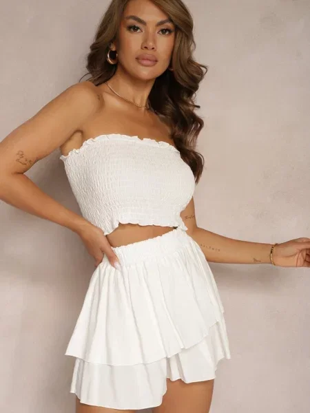 Komplet z Bawełny Elastyczny Top bez Rękawów Szorty z Falbankami i Gumką w Pasie Tessabel biały