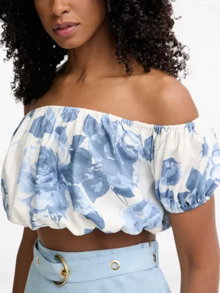 Топ Guess на цветя с принт с отворени рамена бяло