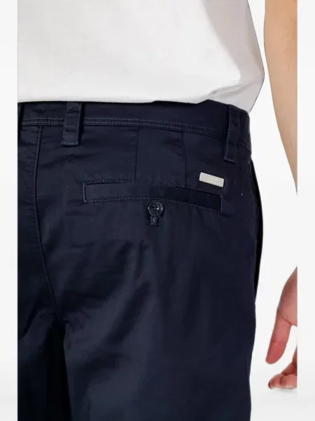 Pantaloni chino Armani Exchange albastru